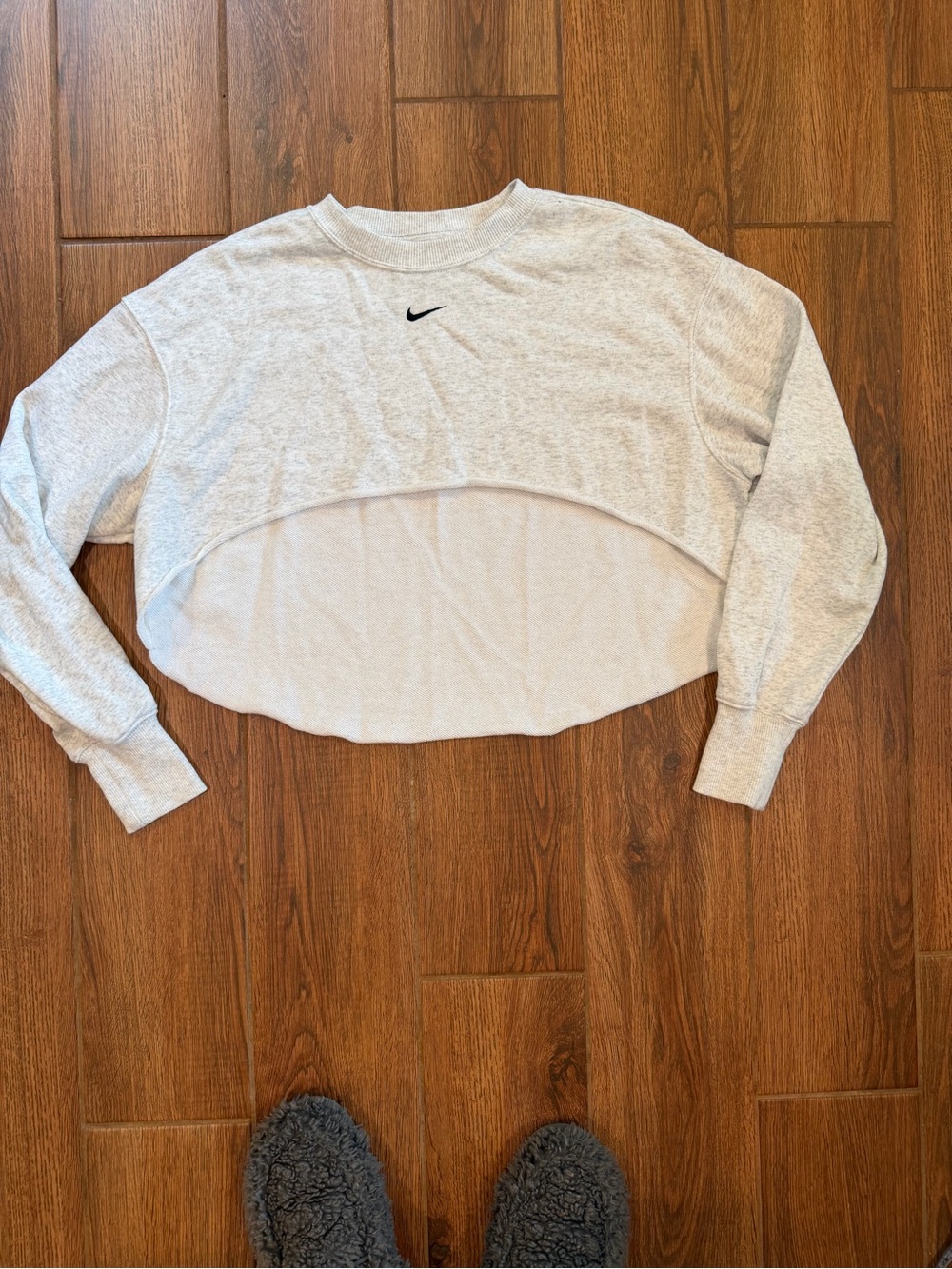 Nike Light Gray Cropped Crew Sweatshirt with Swoosh / womenβs XS